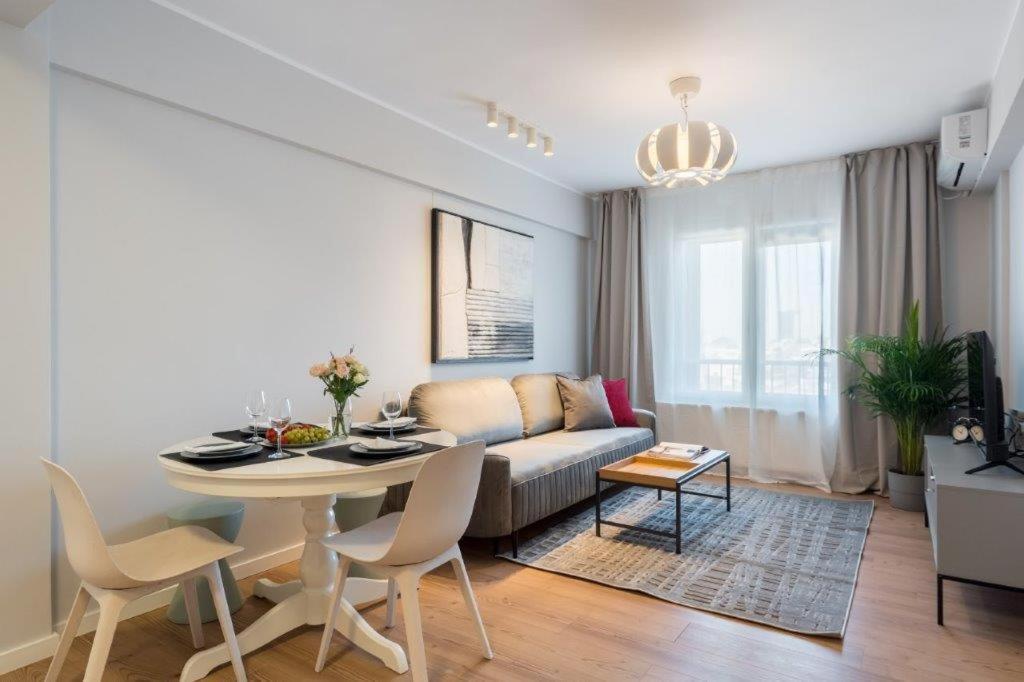 Downtown Modern - 2br * Bucharest